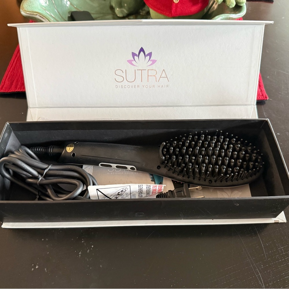 Sutra Hair Straightening Brush